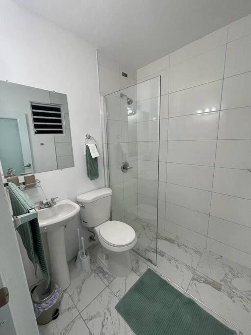Urban Lodgings One @ Roosevelt 457 San Juan Kültér fotó